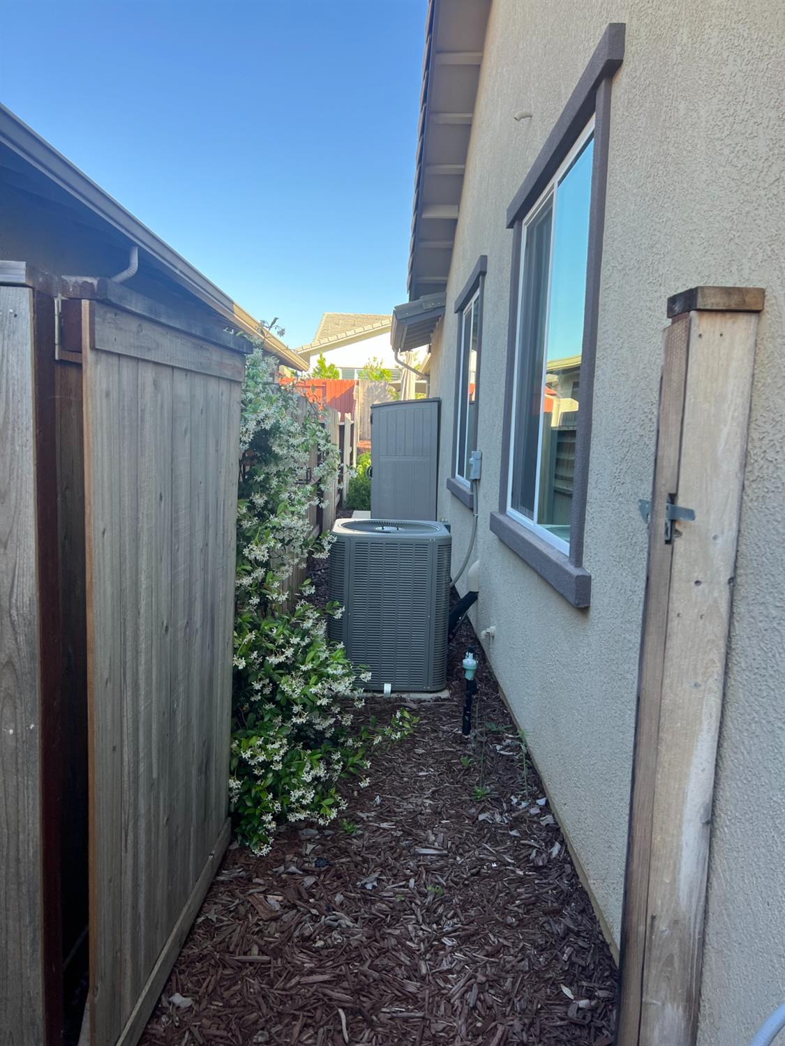 720 Riley Way Lincoln, CA 95648 - Photo 34 of 35 a house view with a backyard space