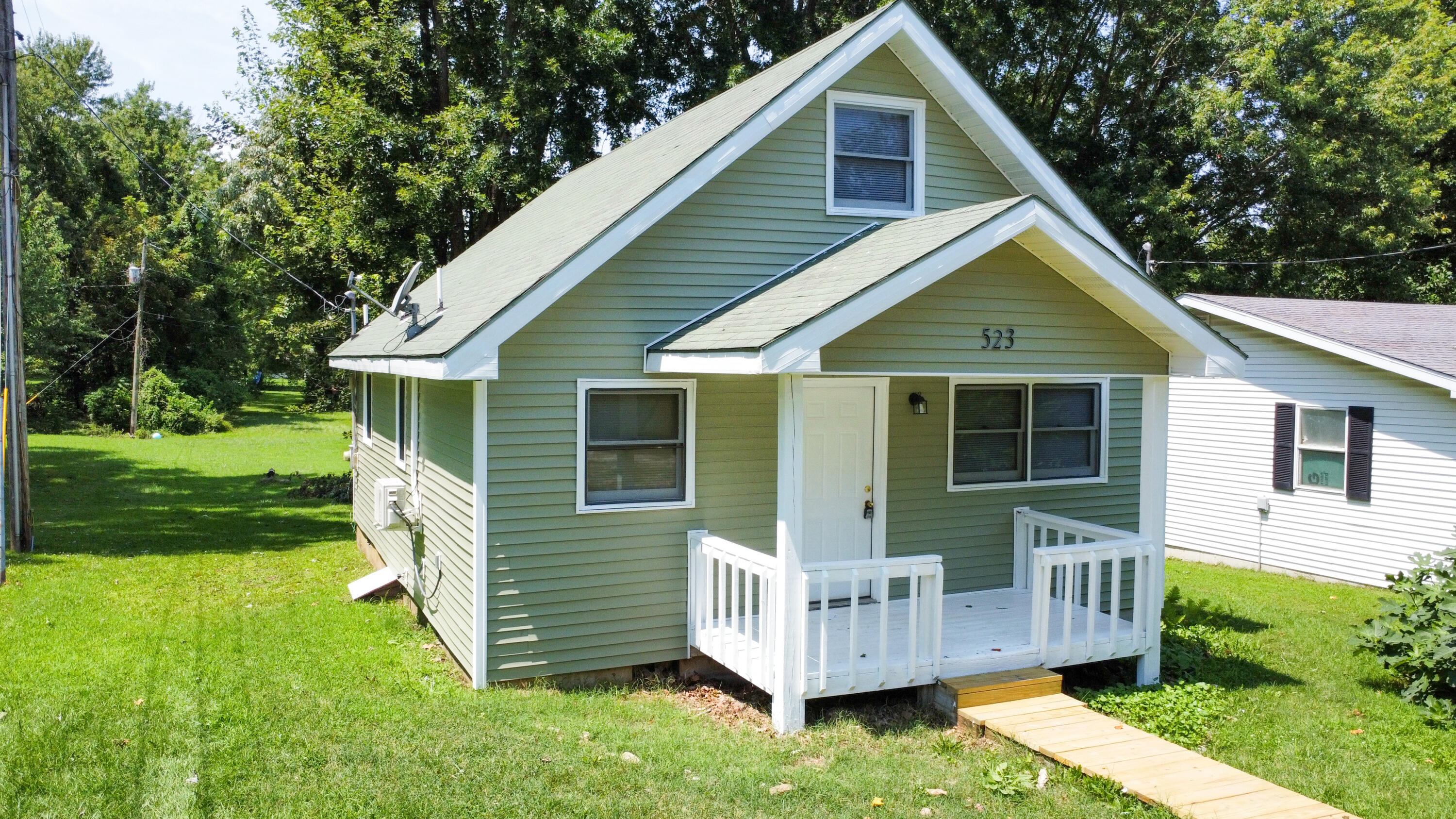 523 South Elm Road Marshfield, MO 65706 - Photo 1 of 29 Drone_front