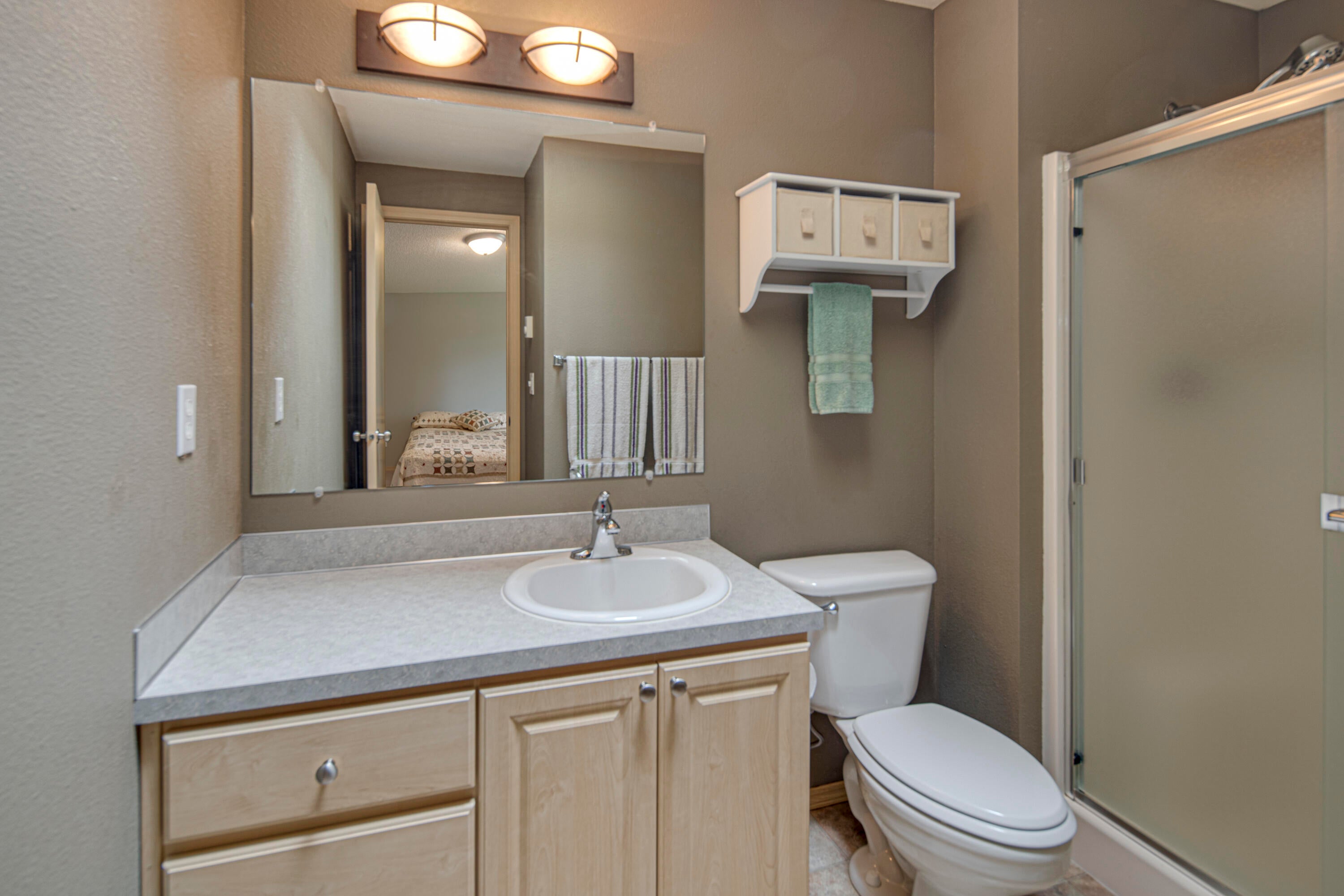18902 Choctaw Road Bend, OR 97702 - Photo 23 of 38 Master Bath