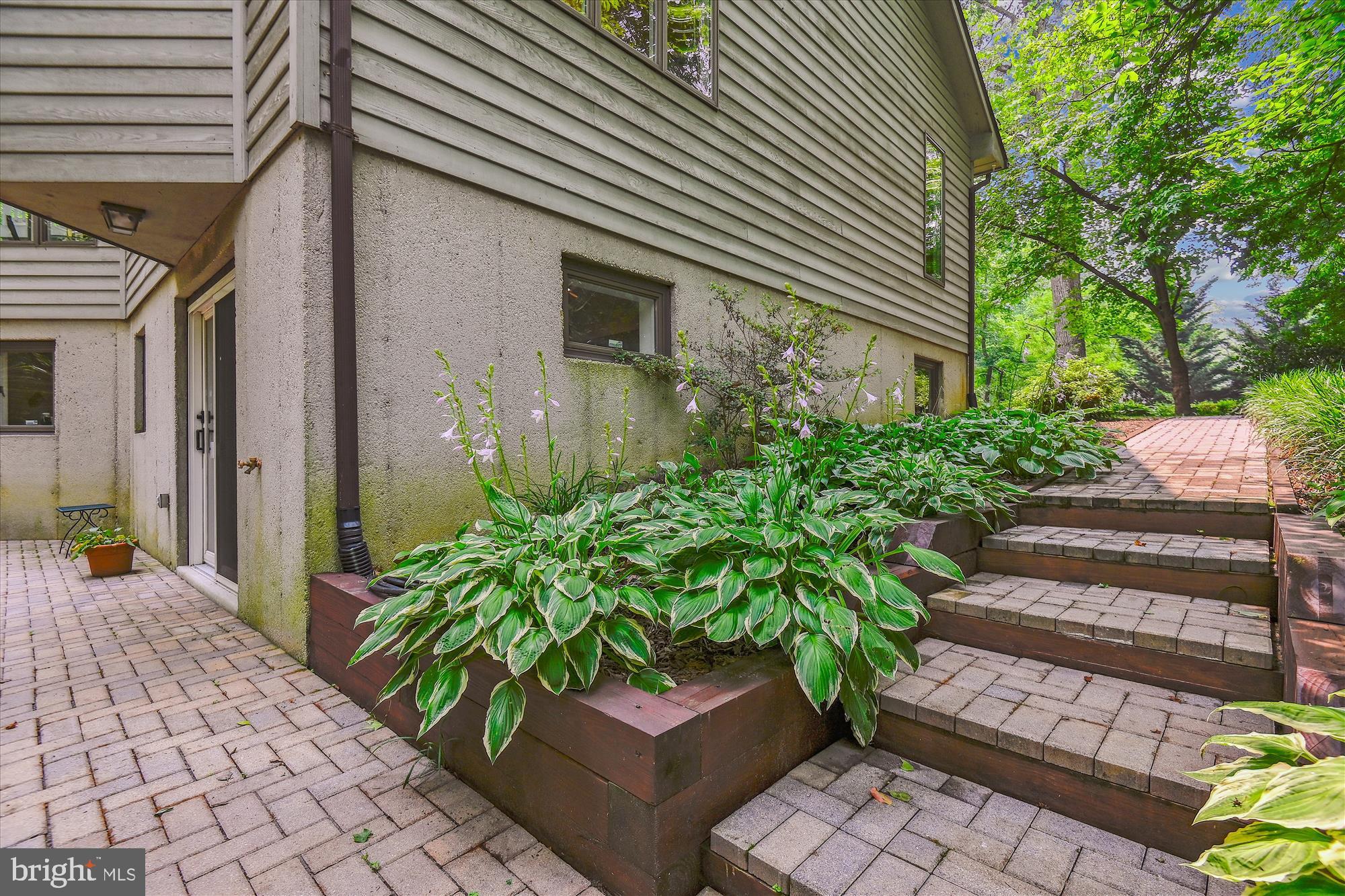 1441 Oak Bluff Road Edgewater, MD 21037 - Photo 33 of 86 Steps going to back