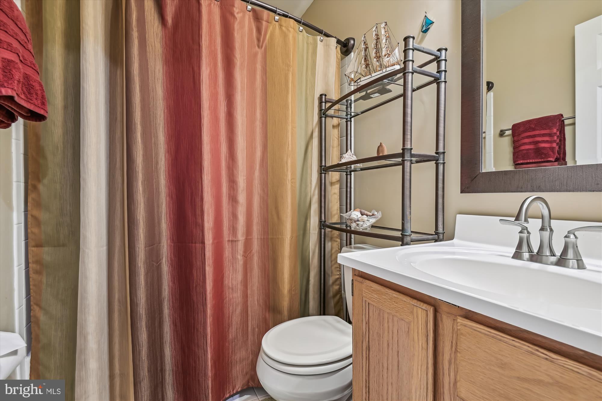 1441 Oak Bluff Road Edgewater, MD 21037 - Photo 68 of 86 2nd Level Hall Bath