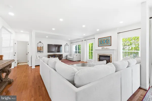 $910,000 | 10241 Aqua View Court, Nokesville, VA 20181