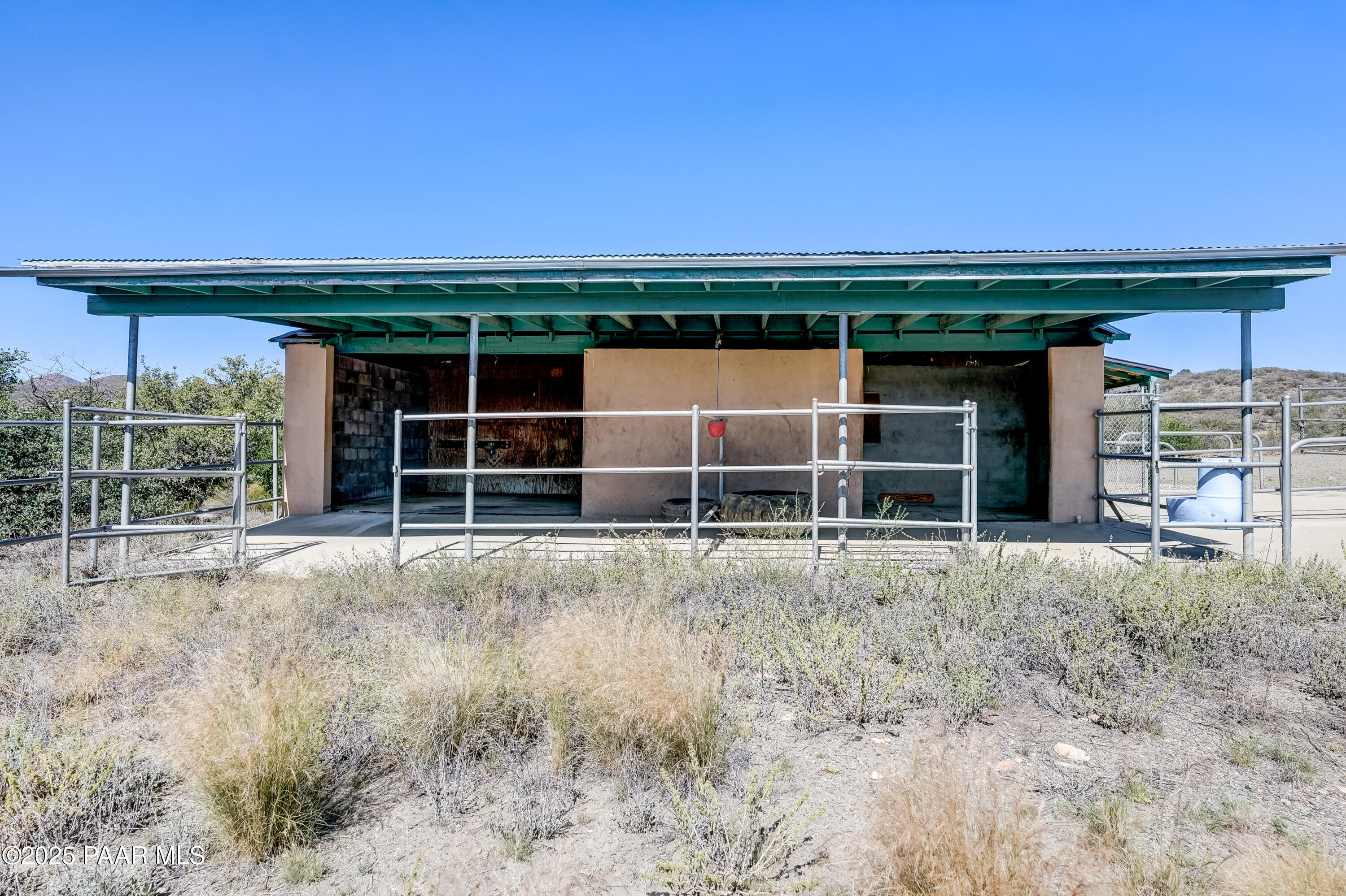 10412 East Prescott Dells Rnch Road Dewey-Humboldt, AZ 86327 - Photo 52 of 83 Stables
