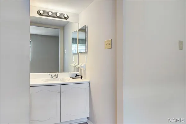 $79,900 | 1536 Springlet Court, Unit 31, Florissant, MO 63033