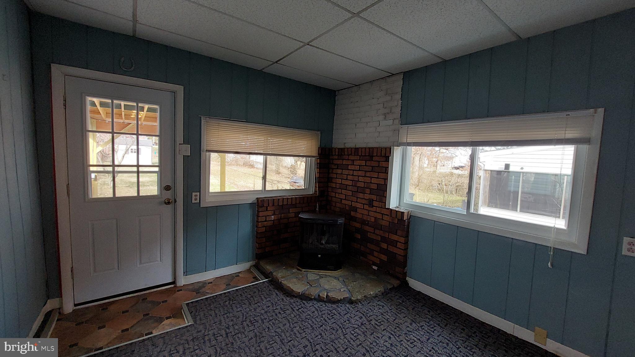 1666 Mussula Road Towson, MD 21286 - Photo 4 of 21 an empty room with a window