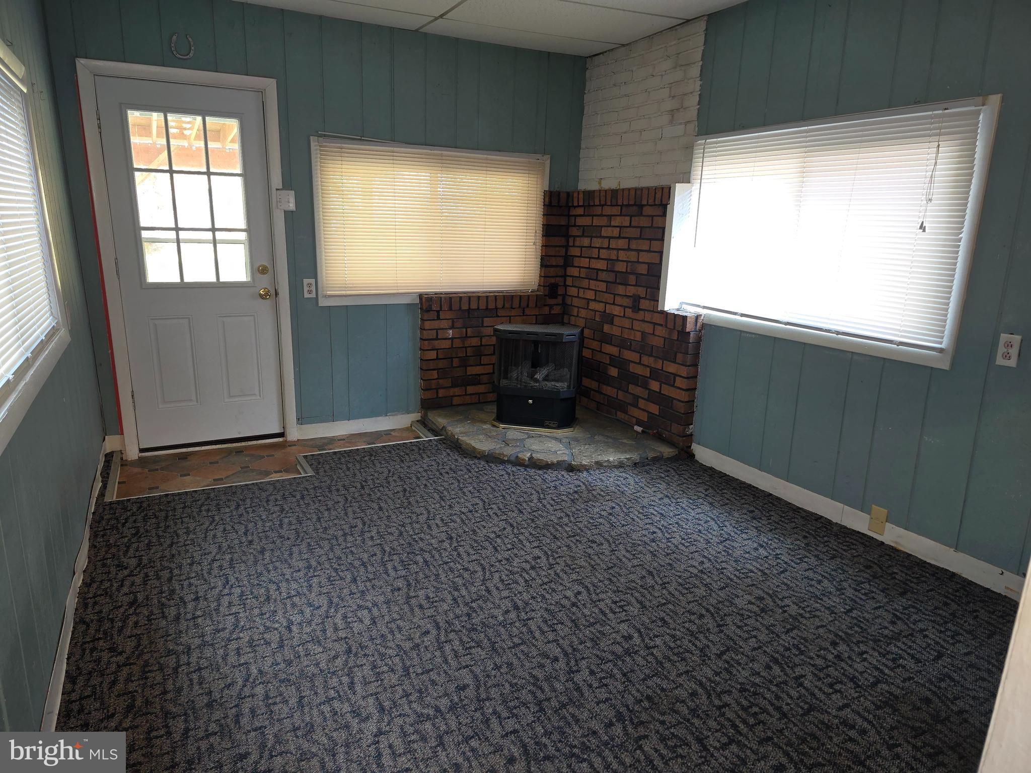 1666 Mussula Road Towson, MD 21286 - Photo 5 of 21 an empty room with windows