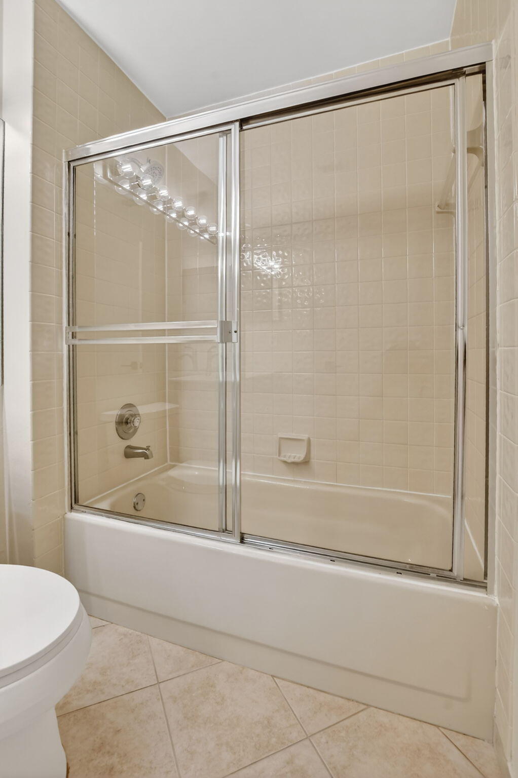 7818 La Mirada Drive, Unit 7818 Boca Raton, FL 33433 - Photo 22 of 45 2nd bath