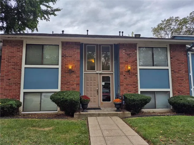 $115,000 | 8139 Holmes Road, Unit D201, Kansas City, MO 64131