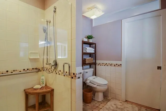 $3,650 | 71 Lake Shore Drive, Barrington, IL 60010