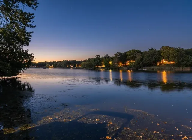 $3,650 | 71 Lake Shore Drive, Barrington, IL 60010