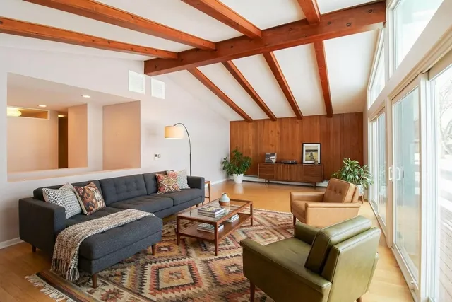 $3,650 | 71 Lake Shore Drive, Barrington, IL 60010