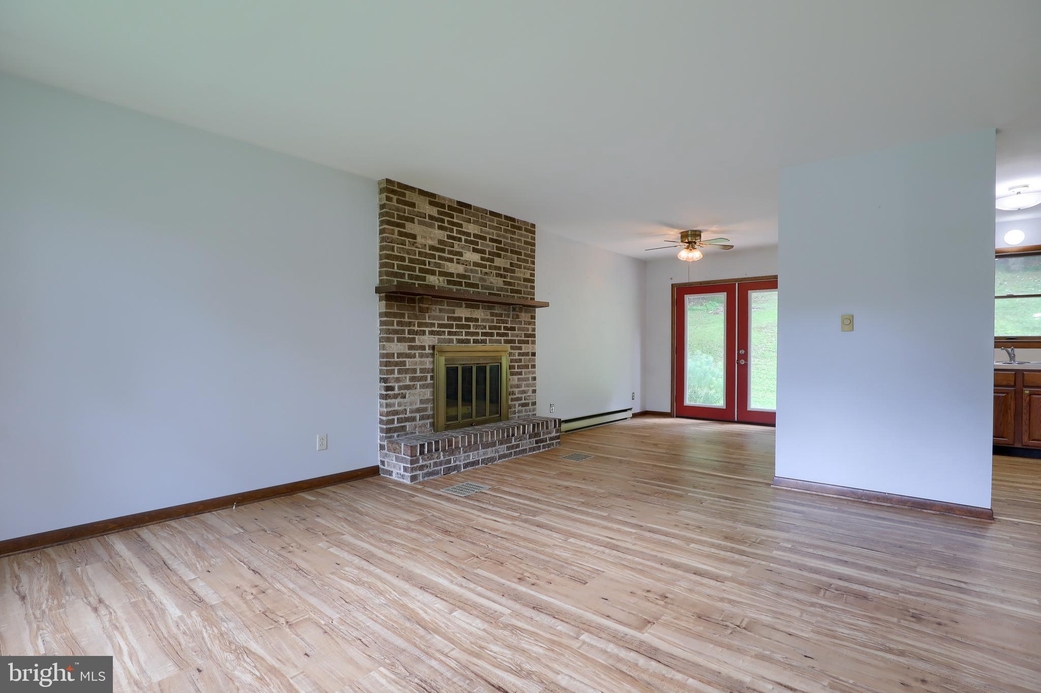 6252 River Road Conestoga, PA 17516 - Photo 12 of 27 Living room