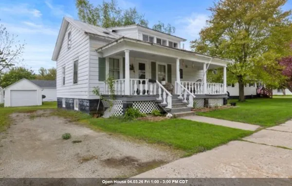 $142,900 | 208 1st Street, Oconto, WI 54153