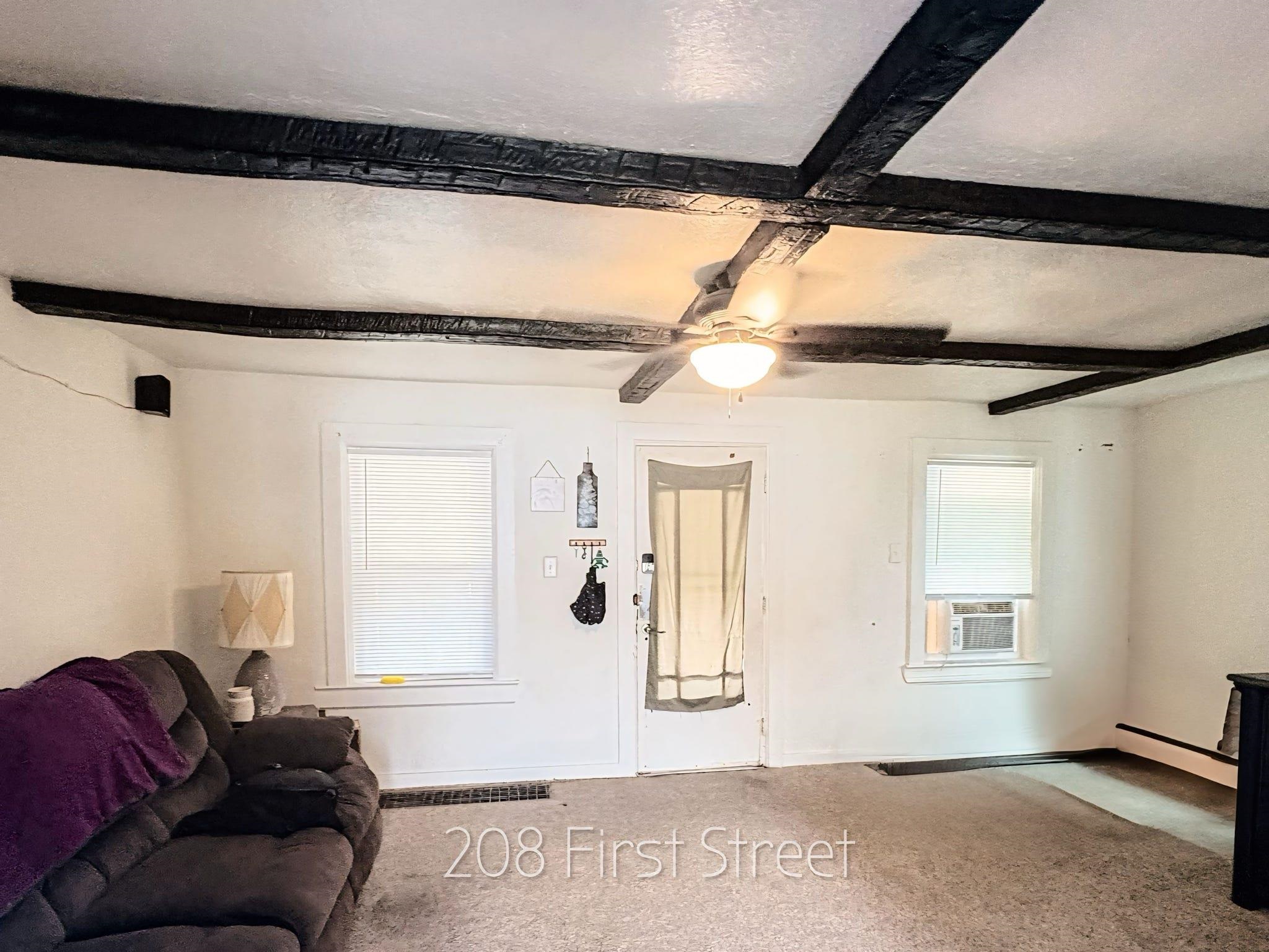 208 1st Street Oconto, WI 54153 - Photo 3 of 19