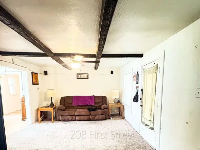 $142,900 | 208 1st Street, Oconto, WI 54153