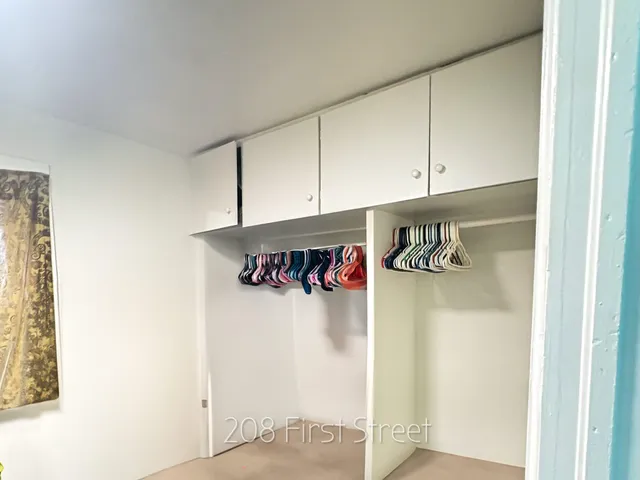 $142,900 | 208 1st Street, Oconto, WI 54153