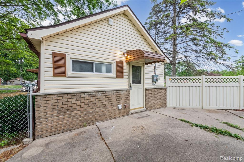 7993 Church Road Grosse Ile, MI 48138 - Photo 21 of 37