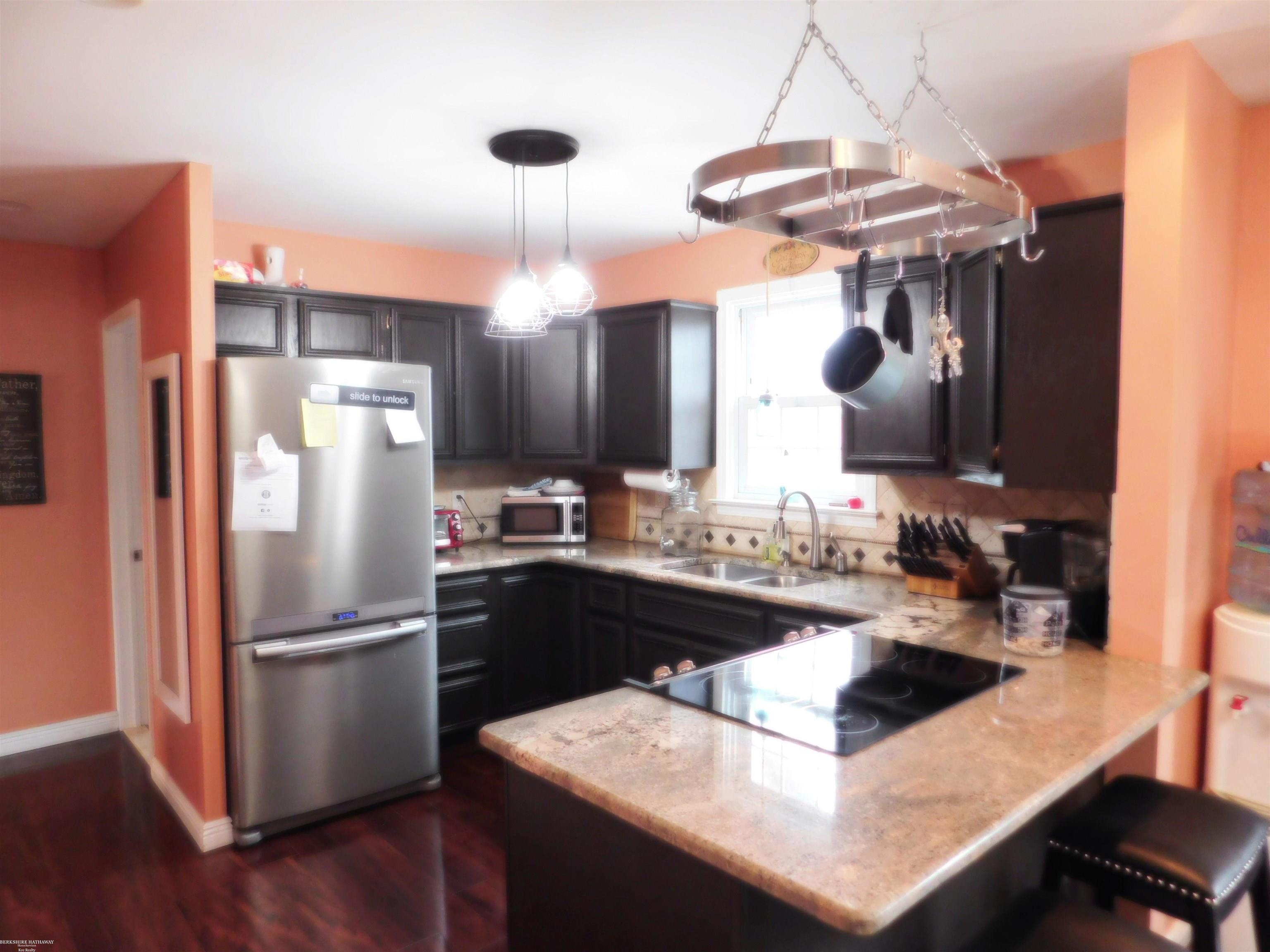 55217 Hayes Road Utica, MI 48315 - Photo 4 of 25
