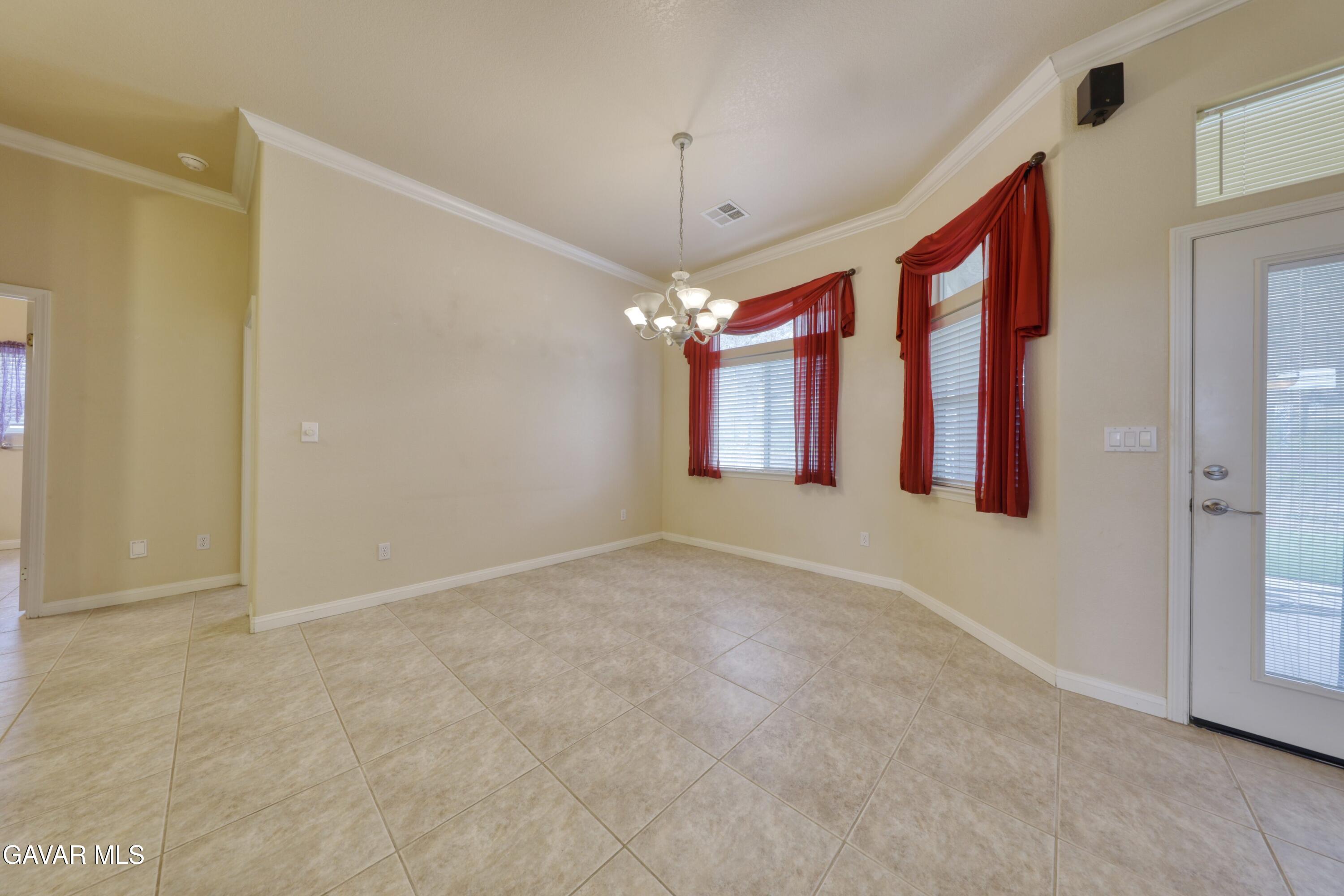 23780 Coyote Court Tehachapi, CA 93561 - Photo 18 of 48 a view of entryway and chandelier