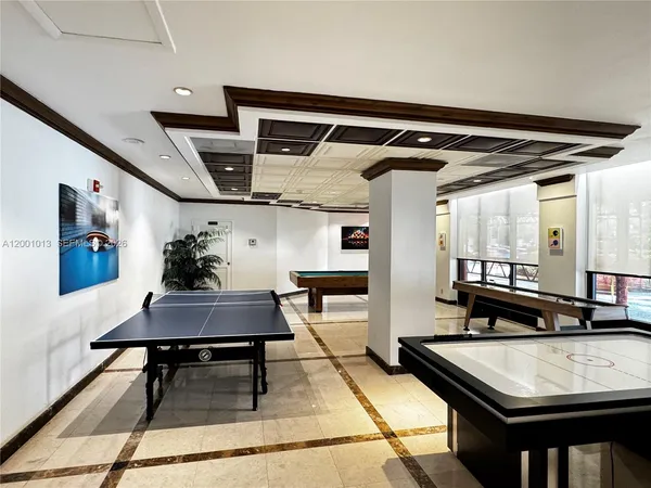 $1,700 | 18151 Northeast 31st Court, Unit 103, Aventura, FL 33160