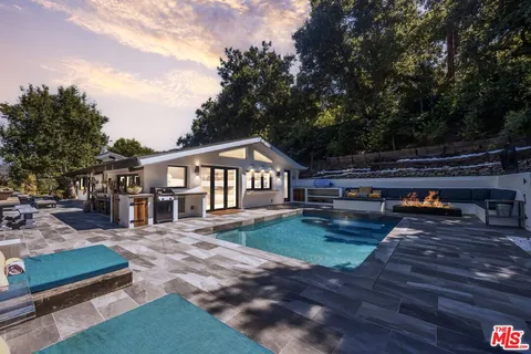 $2,000,000 | 26272 Cool Glen Way, Malibu, CA 90265