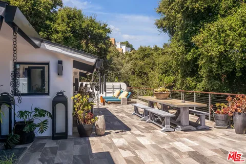 $2,000,000 | 26272 Cool Glen Way, Malibu, CA 90265