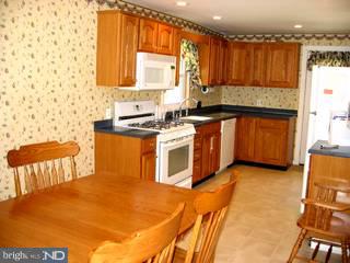 151 Plymouth Road Springfield, PA 19064 - Photo 2 of 6
