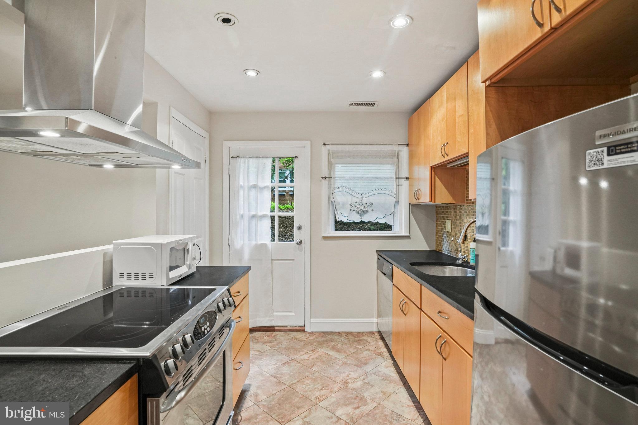 8525 Geren Road, Unit 222 Silver Spring, MD 20901 - Photo 17 of 29