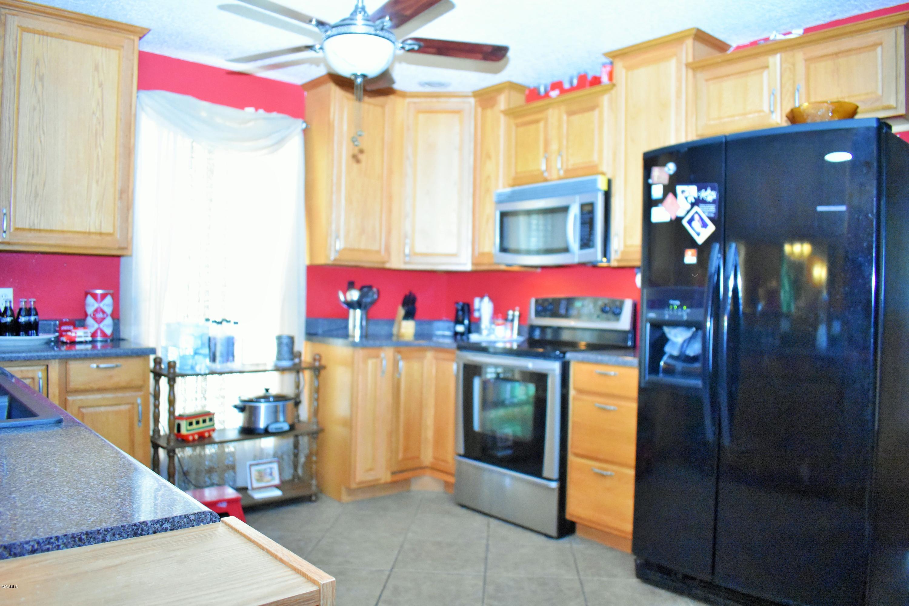 283 Holland Road Lucedale, MS 39452 - Photo 11 of 45 DSC_0919
