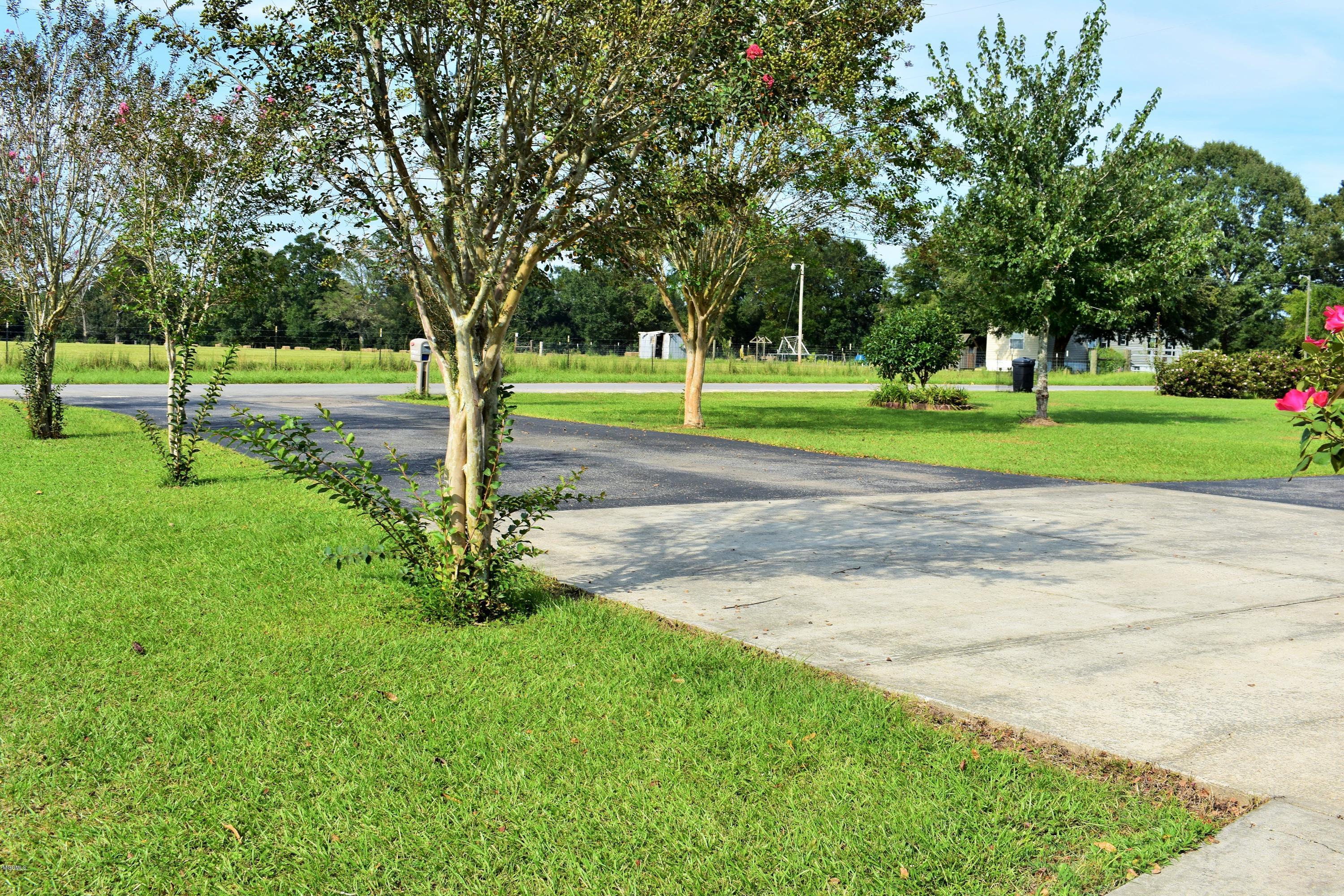 283 Holland Road Lucedale, MS 39452 - Photo 42 of 45 DSC_0968