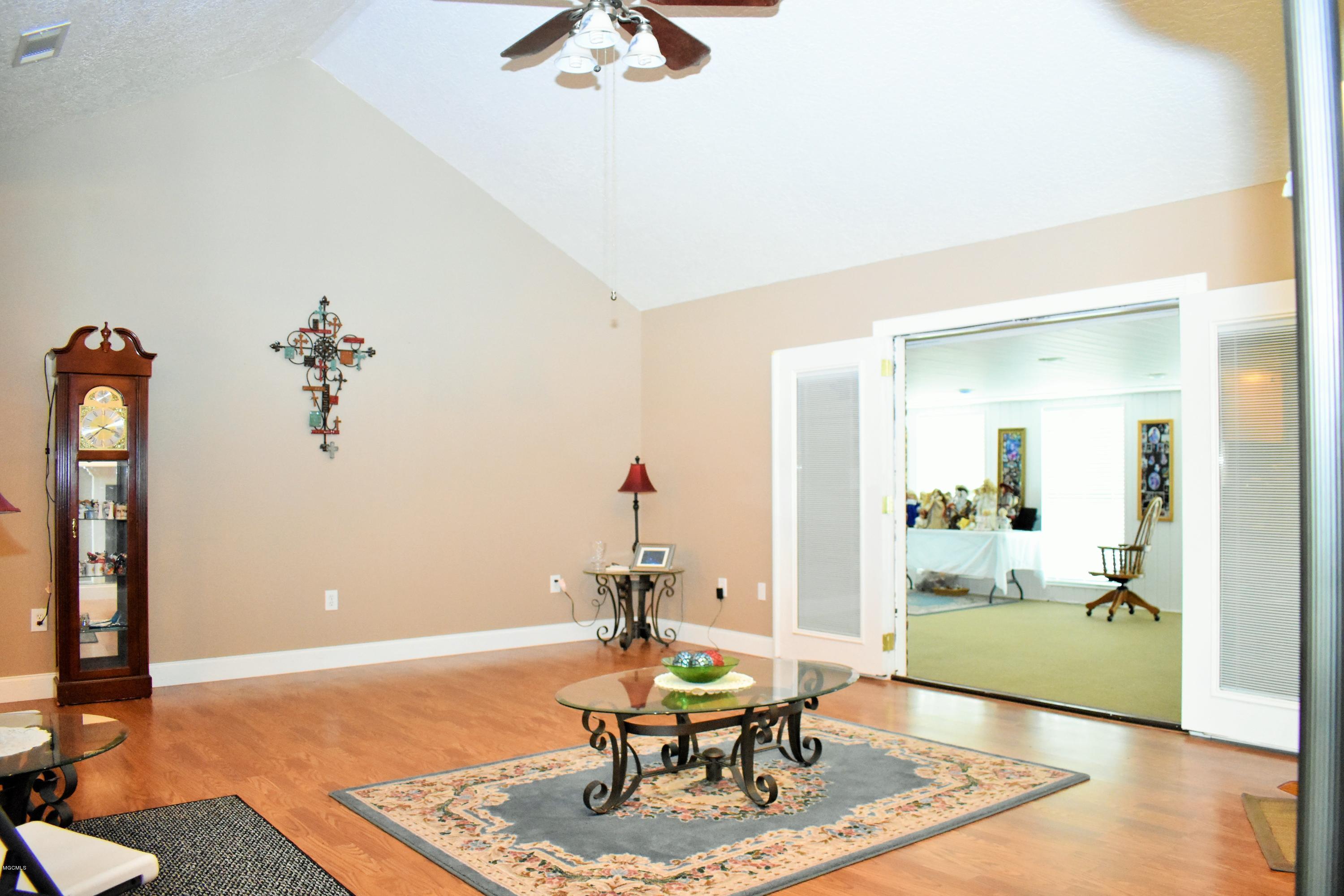 283 Holland Road Lucedale, MS 39452 - Photo 5 of 45 DSC_0916