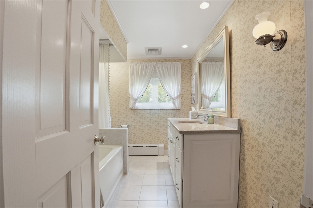 121 Wood Street Fall River, MA 02721 - Photo 34 of 41