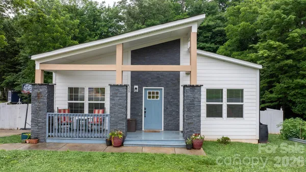 $285,000 | 329 West F Street, Newton, NC 28658