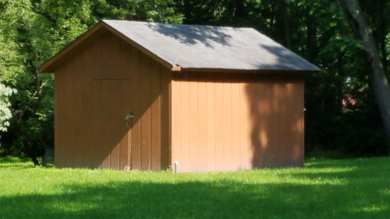 2804 South Brooks Island Road Oregon, IL 61061 - Photo 14 of 19 a backyard of a house with lots of green space