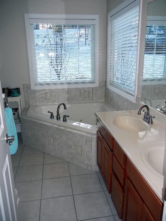 5013 Oak Point Drive McKees Rocks, PA 15136 - Photo 14 of 25 Gallery Image 14