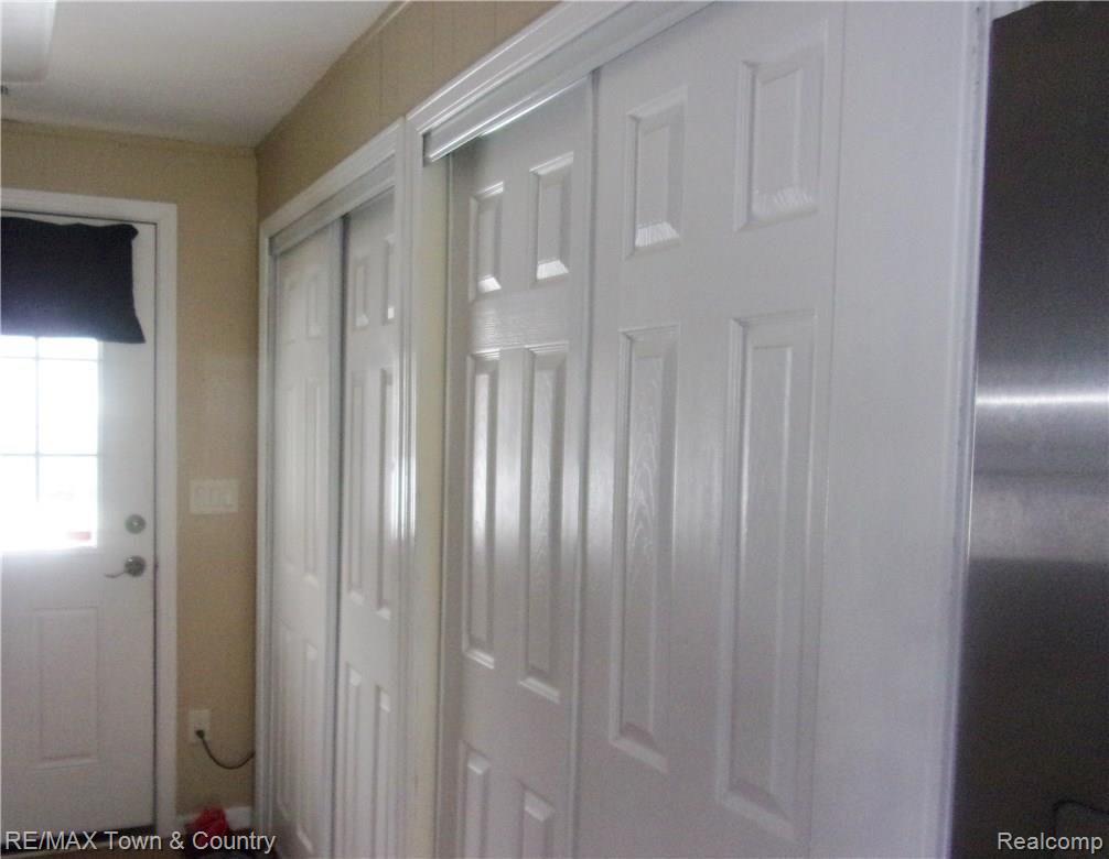7312 Neff Road Mount Morris, MI 48458 - Photo 5 of 37 106_2394.JPG