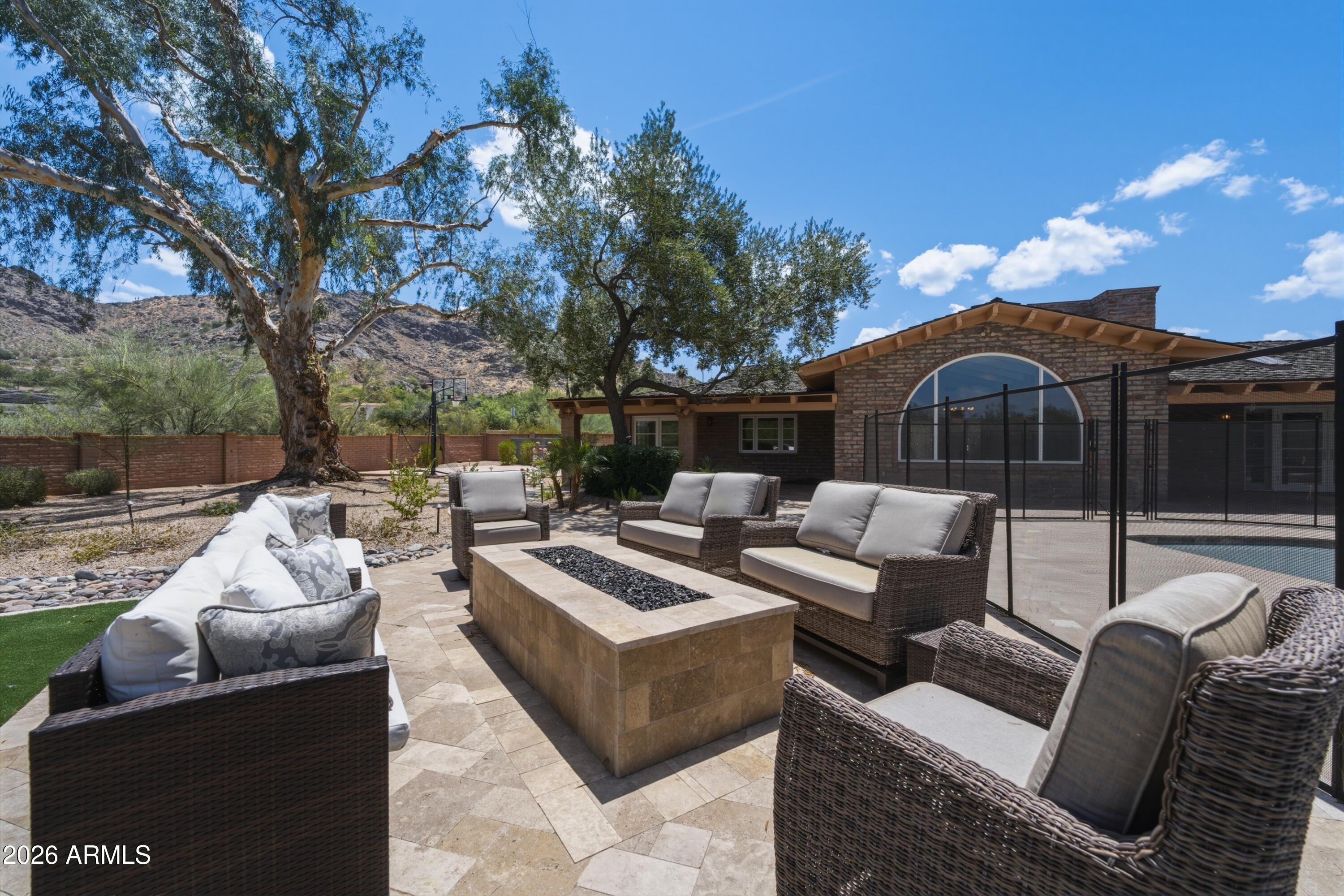 5136 East Roadrunner Road Paradise Valley, AZ 85253 - Photo 12 of 27 5136_E_Roadrunner_Rd_048