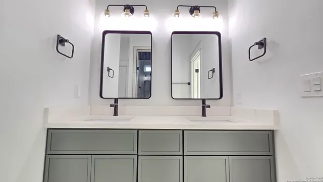 $369,974 | 16123 Vaquero Drive, Atascosa, TX 78002