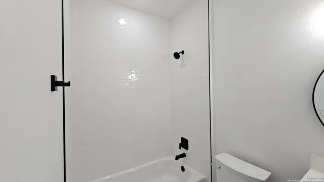 $369,974 | 16123 Vaquero Drive, Atascosa, TX 78002