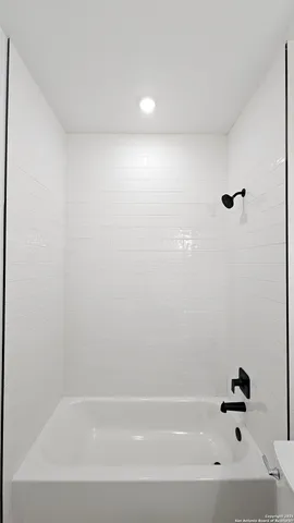 $369,974 | 16123 Vaquero Drive, Atascosa, TX 78002