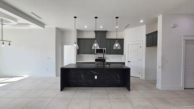 $369,974 | 16123 Vaquero Drive, Atascosa, TX 78002