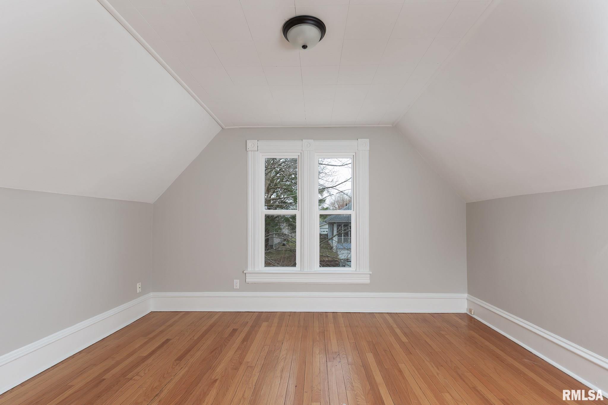 1818 10th Street Moline, IL 61265 - Photo 13 of 25 Gallery Image 13