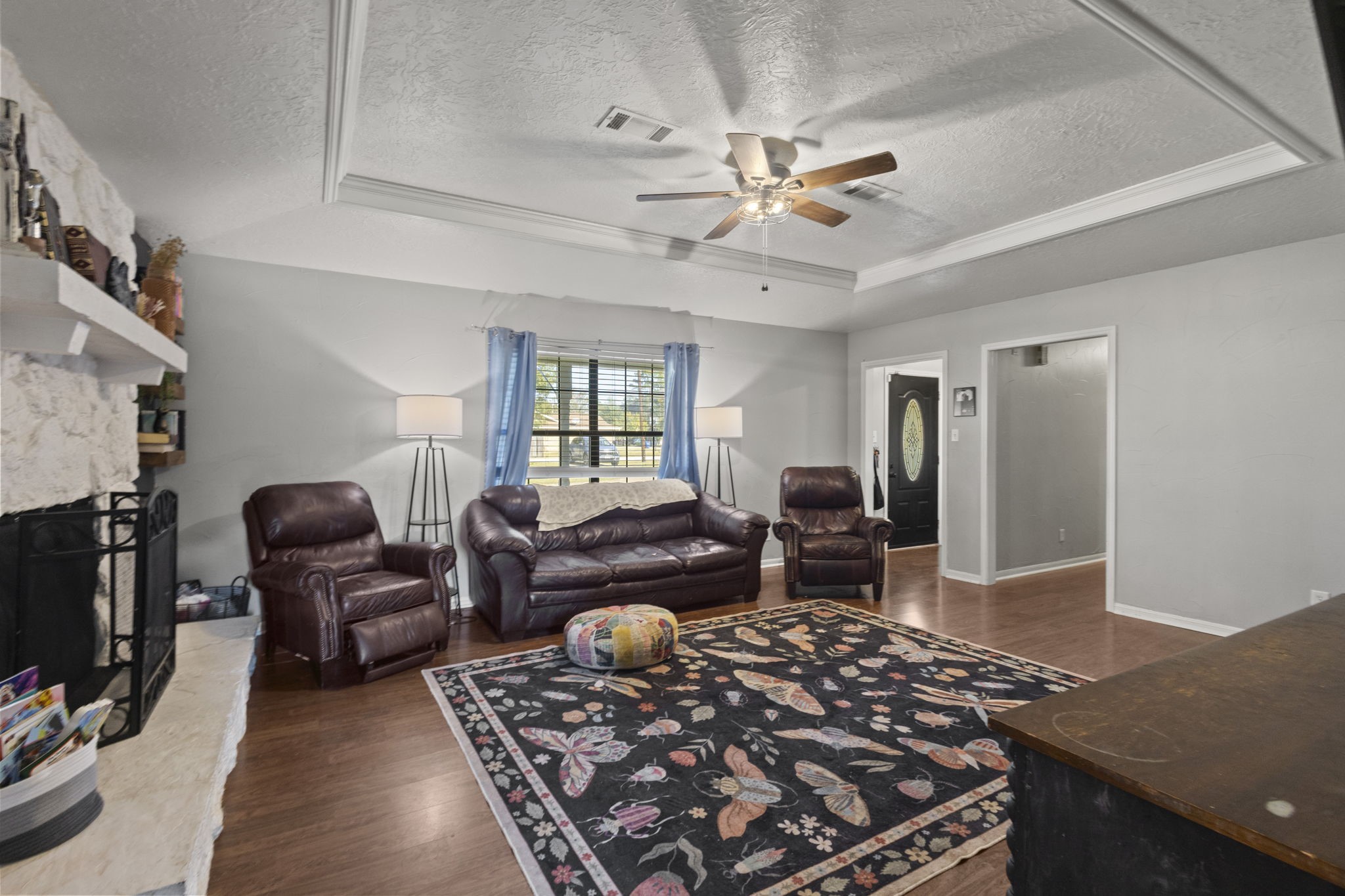 125 Williams Road Lumberton, TX 77657 - Photo 7 of 22 a living room with furniture and a flat screen tv