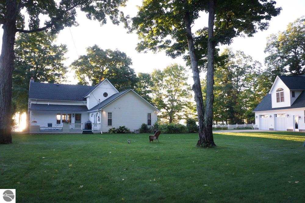 11333 Bluff Road Traverse City, MI 49686 - Photo 47 of 52 1804011-46.JPG