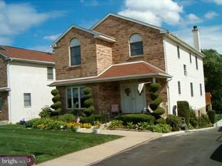 9753 Krewstown Road Philadelphia, PA 19115 - Photo 4 of 6 Gallery Image 4