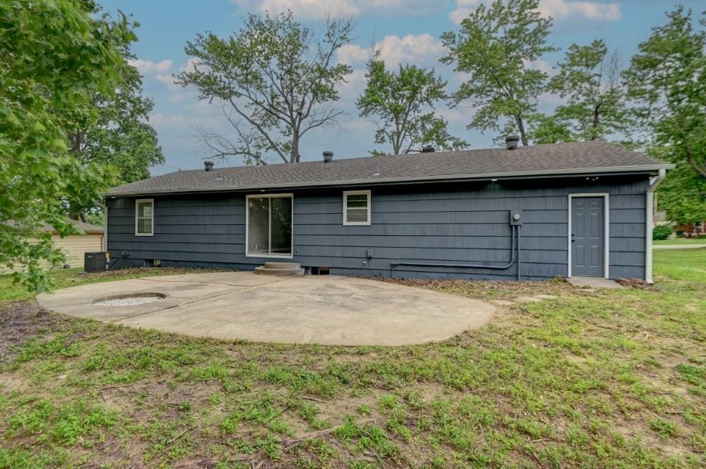 4407 South Phelps Road Independence, MO 64055 - Photo 7 of 32