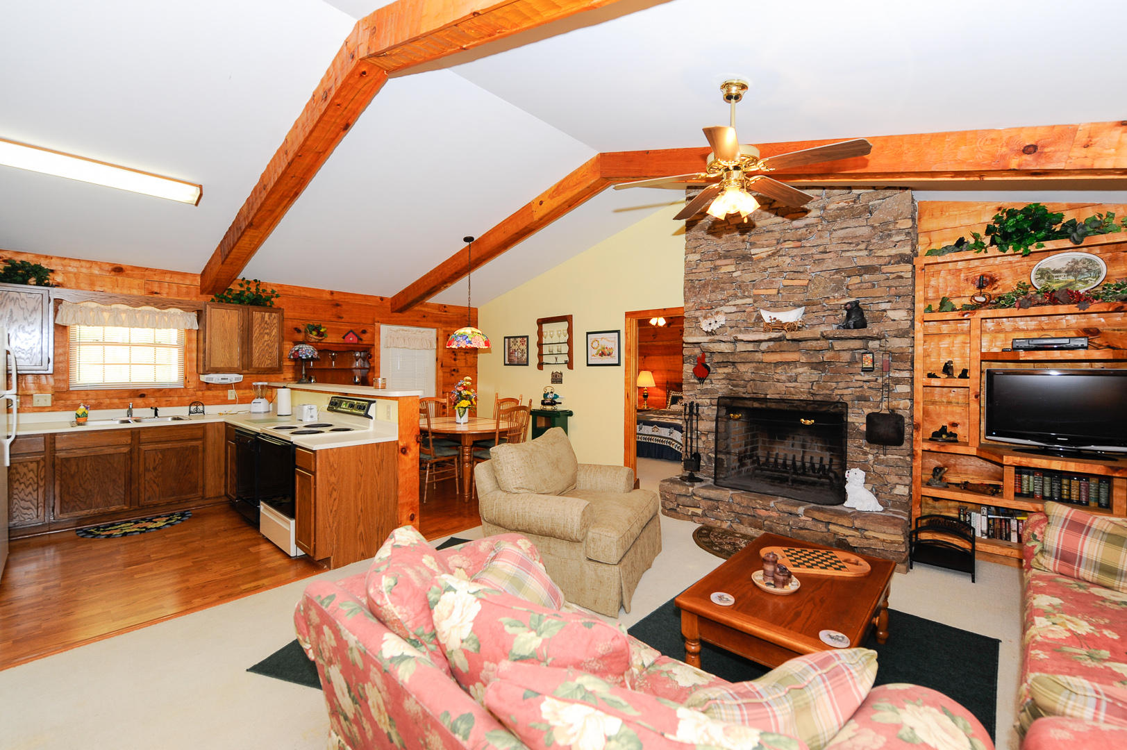 401 Settlers Rise Road Townsend, TN 37882 - Photo 7 of 23 smith living room 4