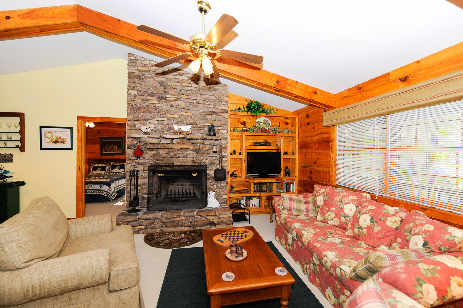 401 Settlers Rise Road Townsend, TN 37882 - Photo 8 of 23 smith living room 6