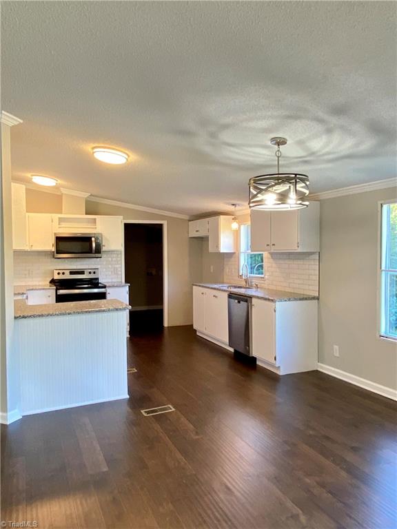 1014 Barn Road Walnut Cove, NC 27052 - Photo 4 of 15 Gallery Image 4