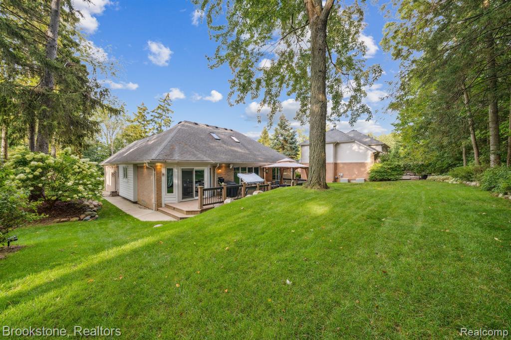 576 Bloomer Ridge Drive Rochester, MI 48307 - Photo 40 of 48